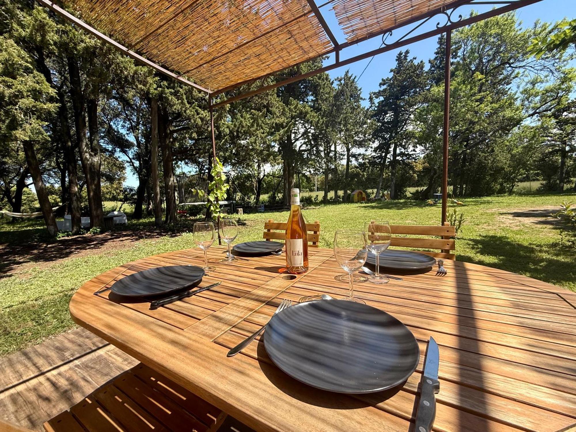 Maisonnette Avec Petite Foret Valréas 外观 照片